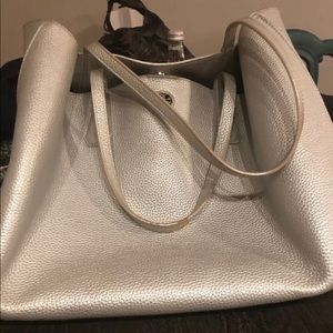 Tory Burch Perry leather tote